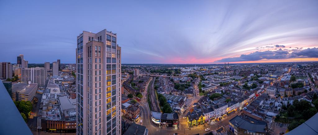 London Square Croydon   External Photography