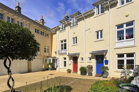 2 bedroom terraced house for sale, Circus Mews, Bath