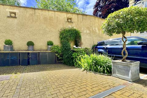 2 bedroom terraced house for sale, Circus Mews, Bath