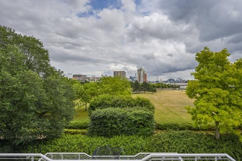 2 bedroom flat for sale, Barrier Point Road, Docklands, London, E16