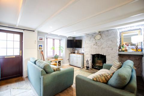 2 bedroom cottage for sale, North Street, Lostwithiel, Cornwall, PL22