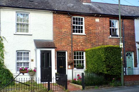 2 bedroom terraced house for sale, Weybridge, Surrey KT13