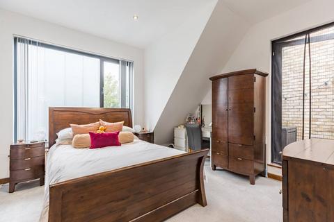 1 Duchess Drive, London, E13 8FE