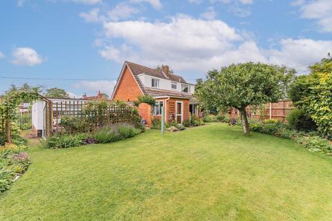 4 bedroom detached house for sale, Thynnes Lane, Mattishall