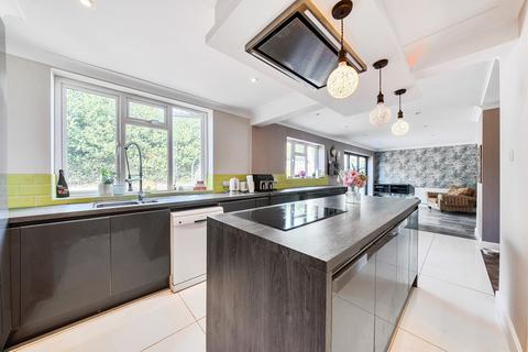 Foxholme Clock House Close, Byfleet, West Byfleet, KT14 7DB
