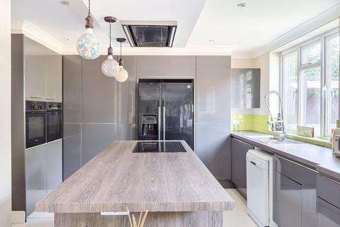 Foxholme Clock House Close, Byfleet, West Byfleet, KT14 7DB