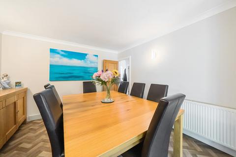 Foxholme Clock House Close, Byfleet, West Byfleet, KT14 7DB