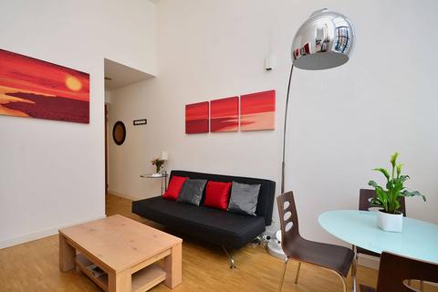 1 bedroom flat to rent, Leather Lane, Farringdon, London, EC1N