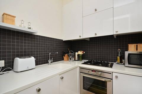 1 bedroom flat to rent, Leather Lane, Farringdon, London, EC1N