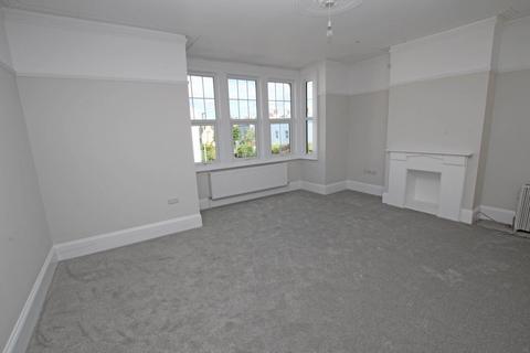 3 bedroom flat for sale, Latimer Road, Eastbourne, BN22 7BY
