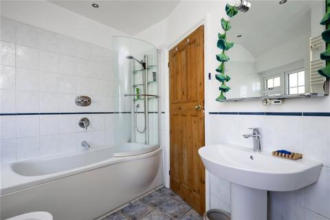 18 Queen Annes Grove, London, W5 3XR