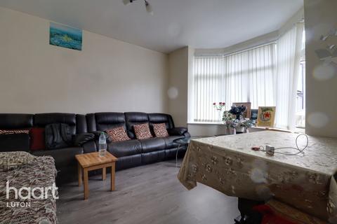 3 bedroom end of terrace house for sale, Dane Road, Luton