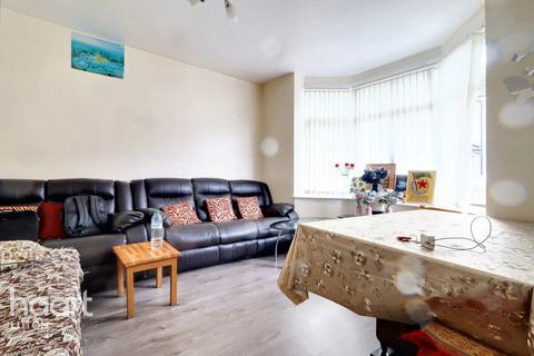 3 bedroom end of terrace house for sale, Dane Road, Luton