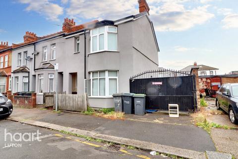 3 bedroom end of terrace house for sale, Dane Road, Luton