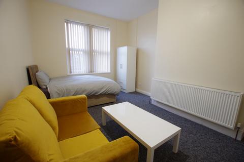 1 bedroom block of apartments to rent, Briggate, Shipley, BD17 7BP