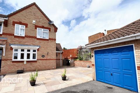 3 bedroom semi-detached house for sale, Mill Field Close, Rayleigh