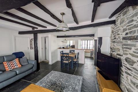 2 bedroom end of terrace house for sale, King Street, Tavistock, PL19 0DT