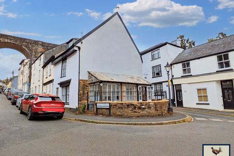 2 bedroom end of terrace house for sale, King Street, Tavistock, PL19 0DT