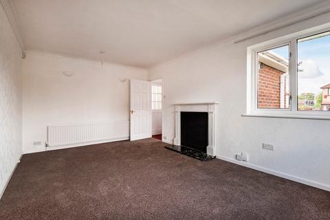 2 bedroom detached bungalow to rent, Fendyke Road, Belvedere, DA17