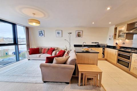 2 bedroom flat for sale, Bridport