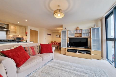 2 bedroom flat for sale, Bridport