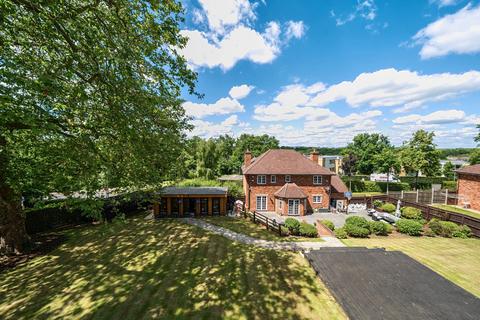 5 bedroom detached house for sale, St. Andrews Road, North Hillingdon