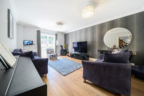 5 bedroom detached house for sale, St. Andrews Road, North Hillingdon