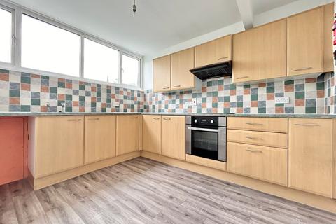 2 bedroom flat to rent, Cardigan Road, Headingley, Leeds, LS6