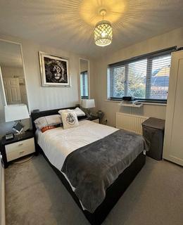 3 bedroom semi-detached house to rent, Norbury Avenue, Watford