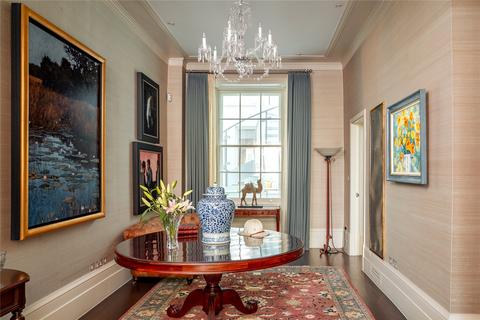 25 Ovington Square, London, SW3 1LJ