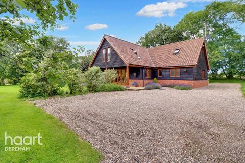 4 bedroom lodge for sale, North Lane, Thursford