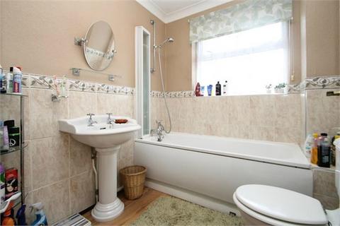 3 bedroom end of terrace house to rent, Dalberg Way, Abbey Wood, London, SE2