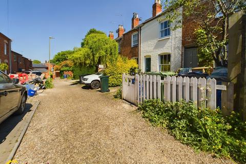 2 bedroom terraced house to rent, Milton Street, Banbury OX16