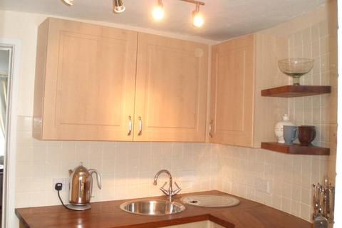 2 bedroom terraced house to rent, New Street, Holt NR25