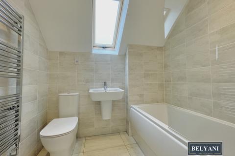 4 bedroom semi-detached house to rent, Garrett Meadow, Tyldesley M29