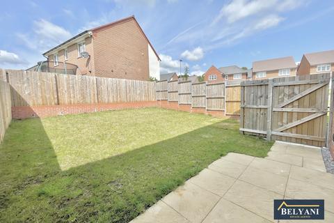 4 bedroom semi-detached house to rent, Garrett Meadow, Tyldesley M29