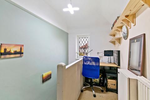 8 Latchmere Lane, Kingston Upon Thames, KT2 5SG