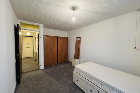 1 bedroom retirement property to rent, Riverdene Road, Ilford IG1