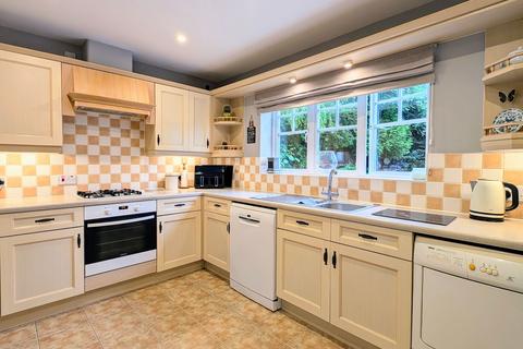 14 Epsom Close, Dosthill, Tamworth, B77 1QT