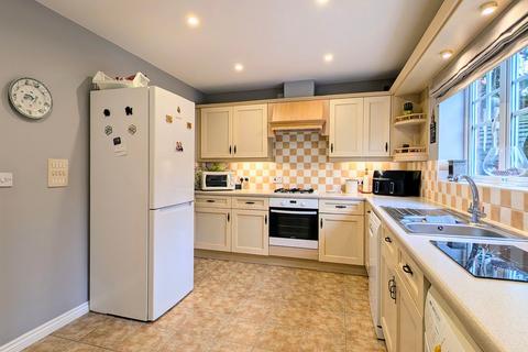 14 Epsom Close, Dosthill, Tamworth, B77 1QT