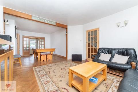 3 bedroom detached house for sale, Short Lane, Staines-upon-Thames TW19
