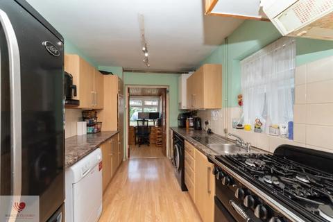 3 bedroom detached house for sale, Short Lane, Staines-upon-Thames TW19