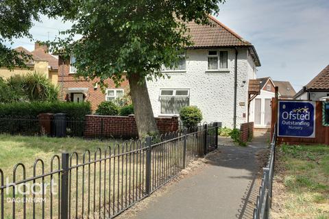 3 bedroom semi-detached house for sale, Heathway, Dagenham