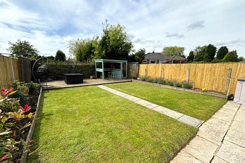 3 bedroom semi-detached house for sale, Cemetery Road, Denton