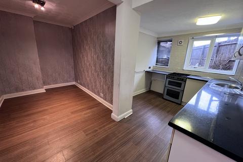 4 bedroom end of terrace house for sale, Thomas Landsdail Street, Cheylesmore, Coventry, CV3 5FT