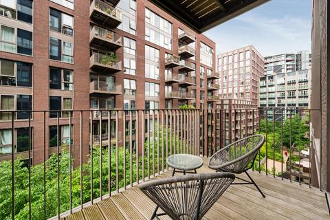 2 bedroom apartment for sale, Capital Building, Embassy Gardens, Nine Elms, SW11