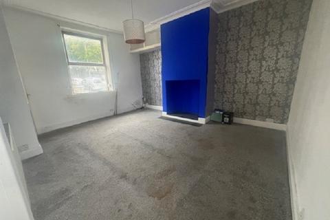 1 bedroom terraced house for sale, Fountain Street, Heckmondwike, West Yorkshire. WF16 9HT