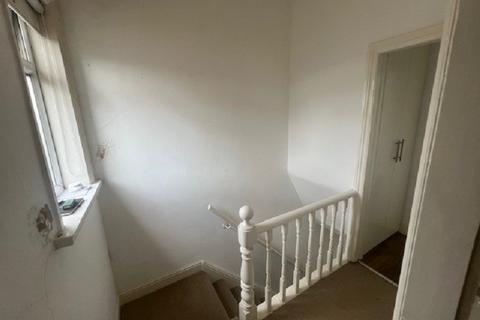 1 bedroom terraced house for sale, Fountain Street, Heckmondwike, West Yorkshire. WF16 9HT