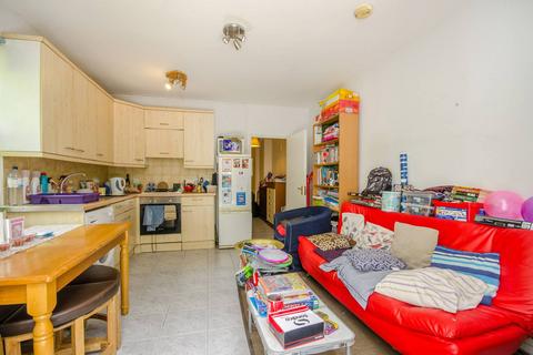 3 bedroom flat to rent, Muswell Avenue, Muswell Hill, London, N10