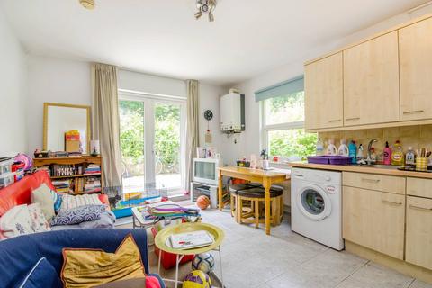 3 bedroom flat to rent, Muswell Avenue, Muswell Hill, London, N10